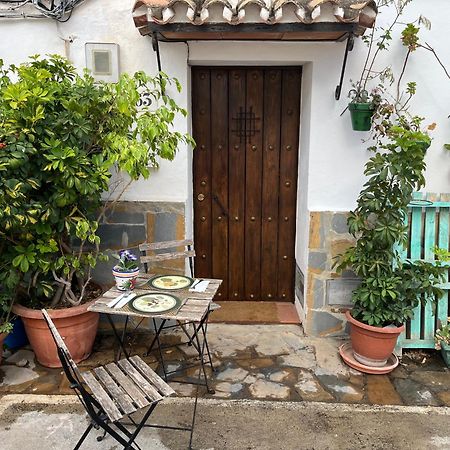 Tiny Spanish House 卡萨雷斯 外观 照片