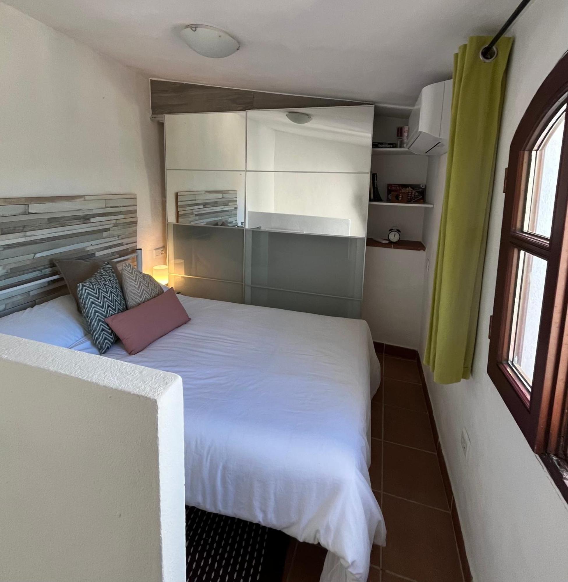 Tiny Spanish House 卡萨雷斯 外观 照片